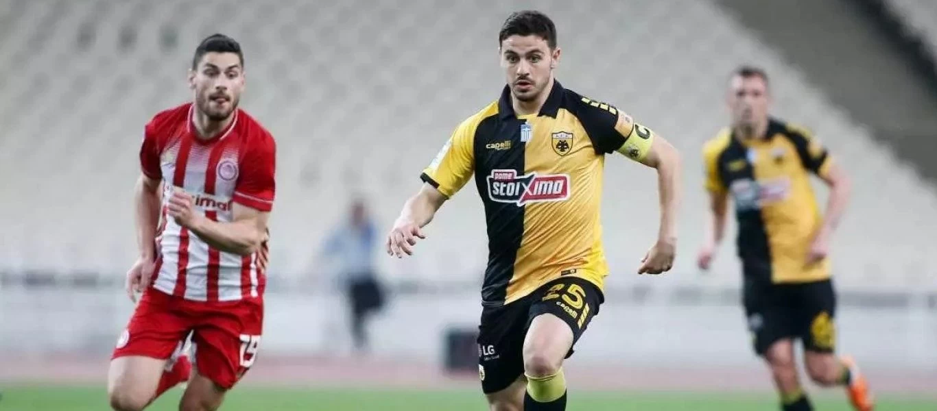 Σαν κυνηγημένοι αποχώρησαν οι παίχτες της ΑΕΚ με τα αυτοκίνητά τους και όχι από την κεντρική πύλη του ΟΑΚΑ